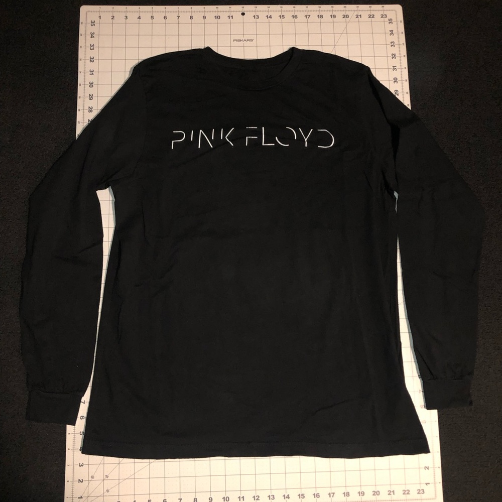 Pink Floyd (band). Size XL. Black color. Long Sleeve Shirt.